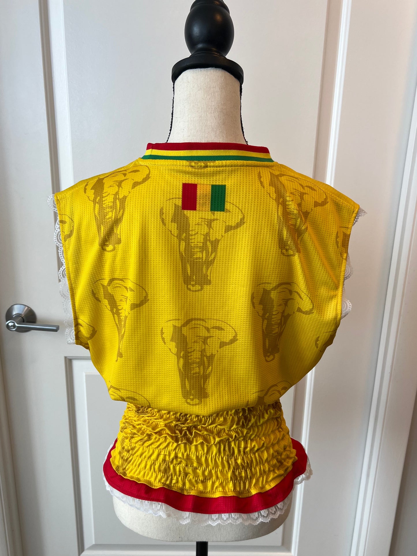 Upcycled New Guinea jersey - Medium
